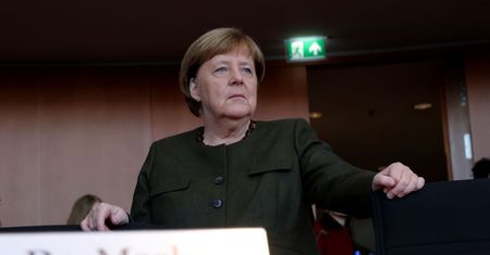 Merkel wywołała awanturę. Teraz kontruje