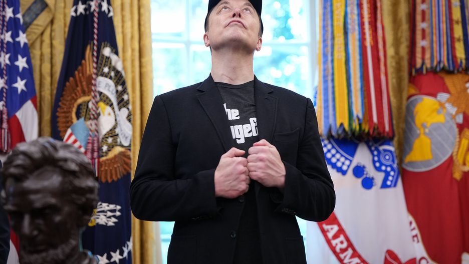 WASHINGTON, DC - MAY 30: Tesla CEO Elon Musk looks up as he listens to U.S. President Donald Trump speak to reporters in the Oval Office of the White House on May 30, 2025 in Washington, DC. Musk, who served as an adviser to Trump and led the Department of Government Efficiency, announced he would leave his role the Trump administration to refocus on his businesses. (Photo by Kevin Dietsch/Getty Images)