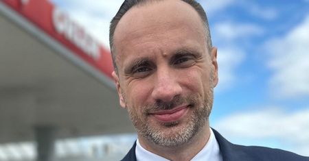 Posłanka Lewicy pozuje z noworodkiem. Kowalski nie mógł się powstrzymać