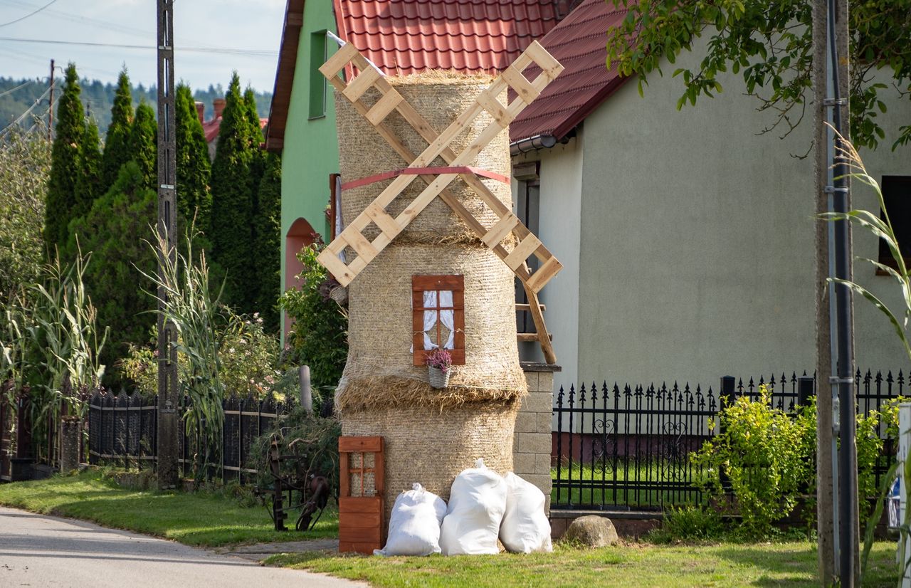 Dożynkowe dekoracje w Równopolu