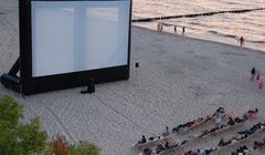 Startuje druga edycja „Kina na leżakach” w 20 nadmorskich kurortach