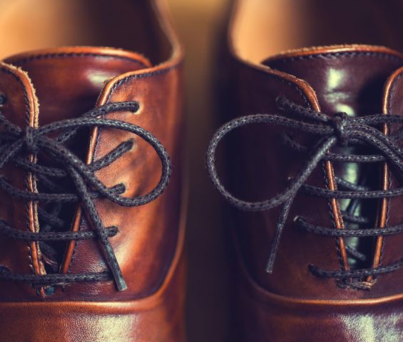 Domowe sposoby na pielęgnację skórzanych butów