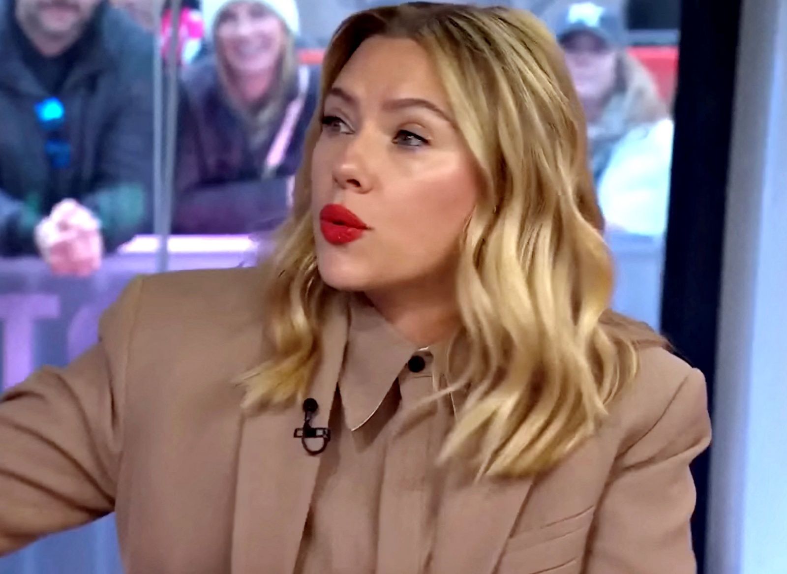 Scarlett Johansson jest spokrewniona z Michaelem Douglasem