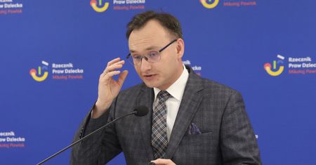 Kmieciak komentuje "kolorową szmatę" RPD: "Ukrzyżowany Mistrz" nigdy by tak nie powiedział