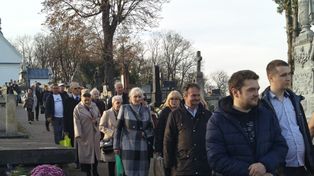 Będzin: Na Cmentarzu Parafii pw. Trójcy Świętej pojawiły się tłumy