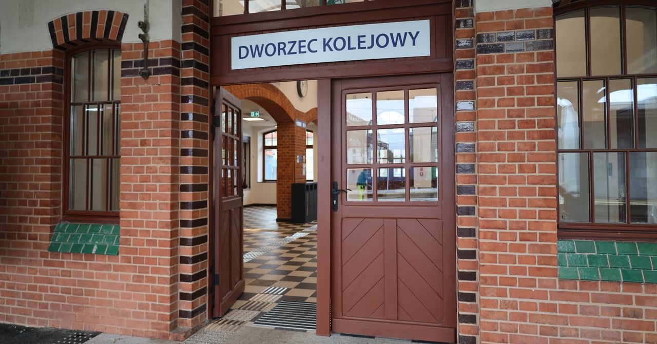 Szczecinek: Podwójne oblicze dworca. Gdzie nowe spotyka się ze starym