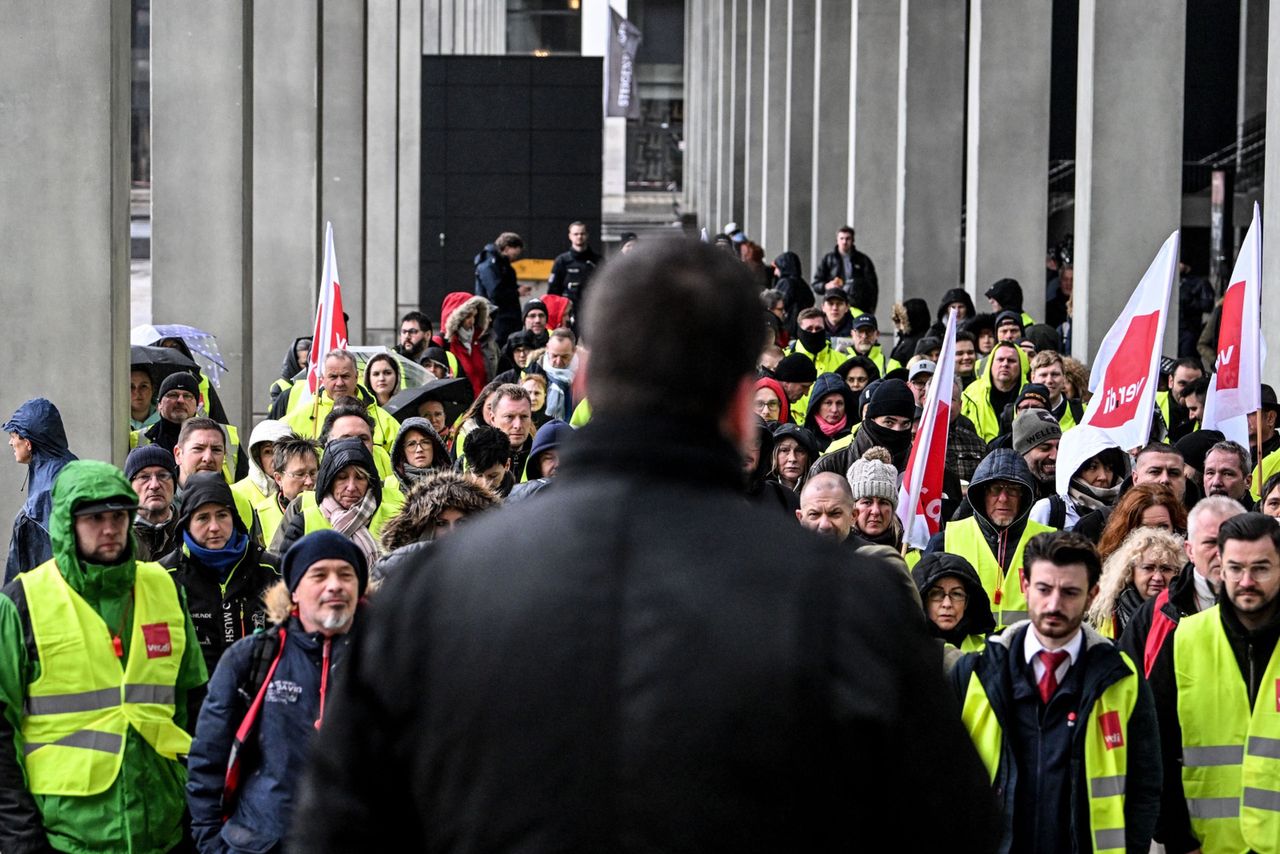 Przez Niemcy przetacza się fala strajków. Na zdjęciu poniedziałkowy protest na lotnisku w Berlinie