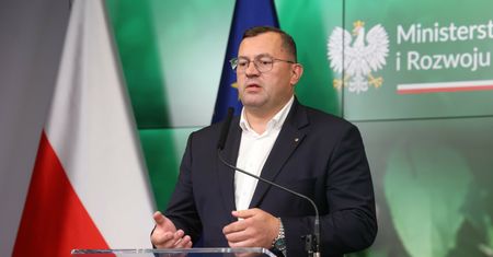 Krajewski o ukraińskim zbożu: tranzyt tylko pod pełnym nadzorem