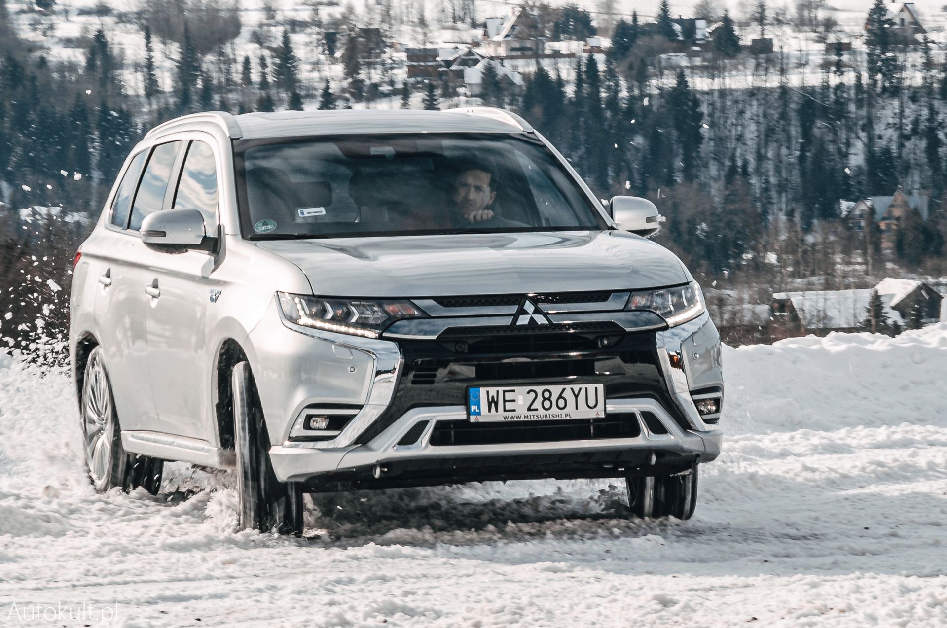 Mitsubishi Outlander PHEV (2021)