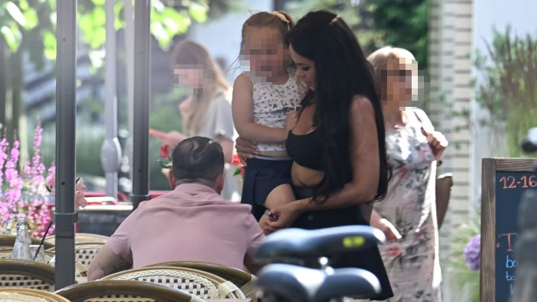 Sylwia Bomba na obiedzie z Grzegorzem Collinsem i córką