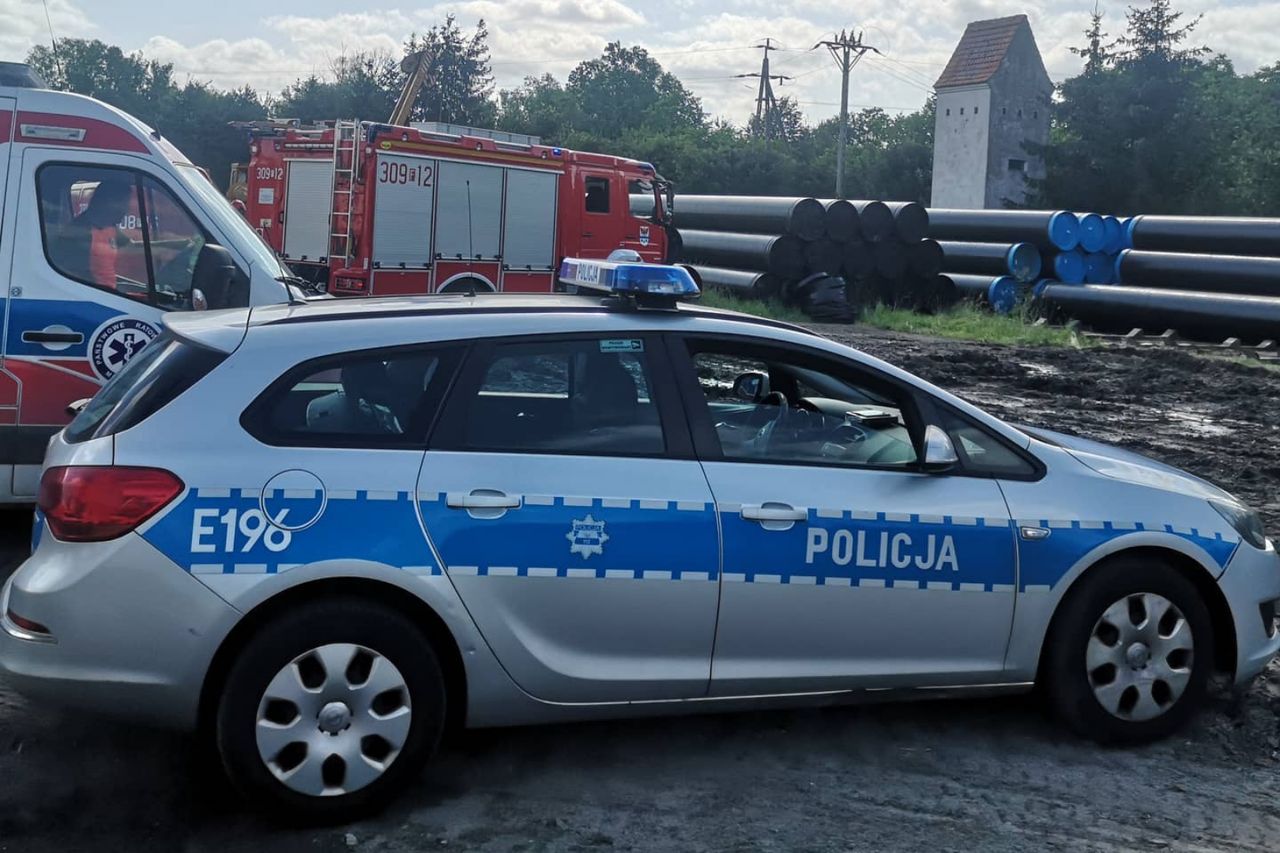 Śmiertelny wypadek w Brzozowcu. 10-tonowa rura spadła na pracownika zakładu