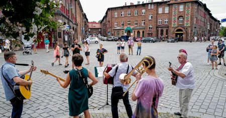 Rząd rozda kolejne pieniądze. Tym razem na wiejskie potańcówki