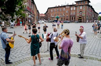 Rząd rozda kolejne pieniądze. Tym razem na wiejskie potańcówki
