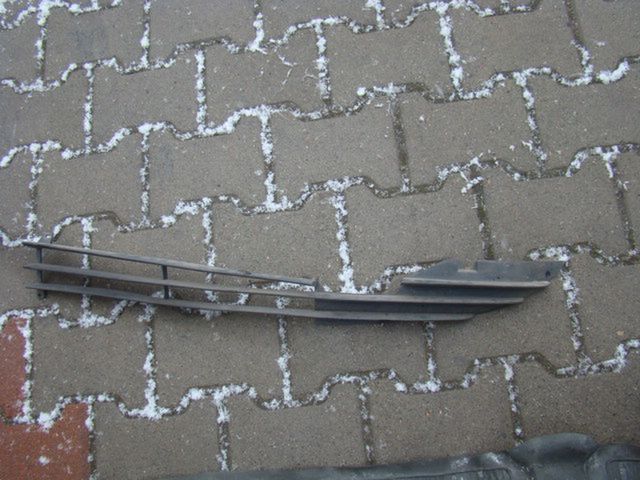 Mercedes 450 SL (R107) - kratka pod przedni zderzak