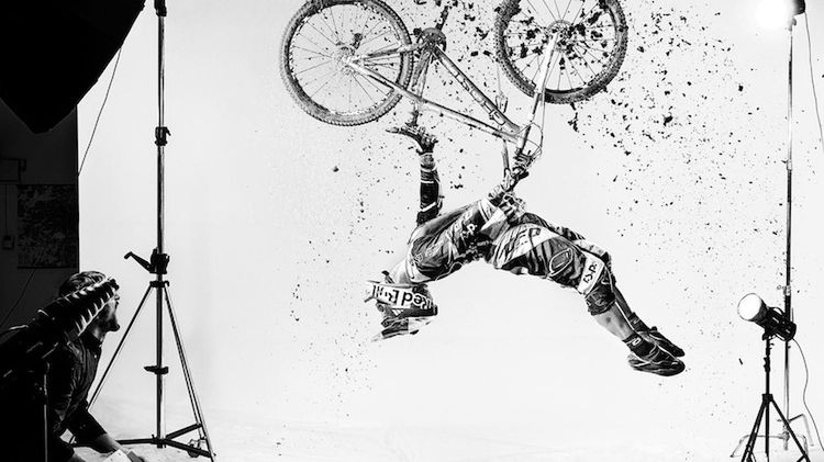 Najlepsze ekstremalne zdjęcia konkursu Red Bull Illume 2013. Wśród wyróżnionych jest Polak [galeria] 1