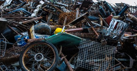 Co można znaleźć na złomowisku? Rozwiąż krzyżówkę i sprawdź, czy wiesz