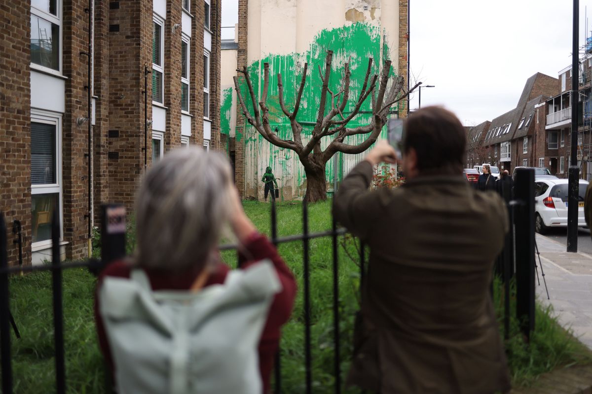 Nowy mural Banksy'ego znajduje się w Finsbury Park w Londynie