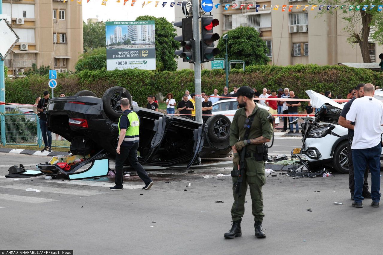 Cars collided at the intersection. Israeli minister in hospital.