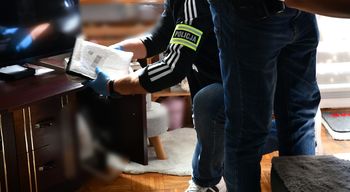 Papierosy przylatywały z Białorusi na balonach. Policja rozbiła kolejną grupę przemytników