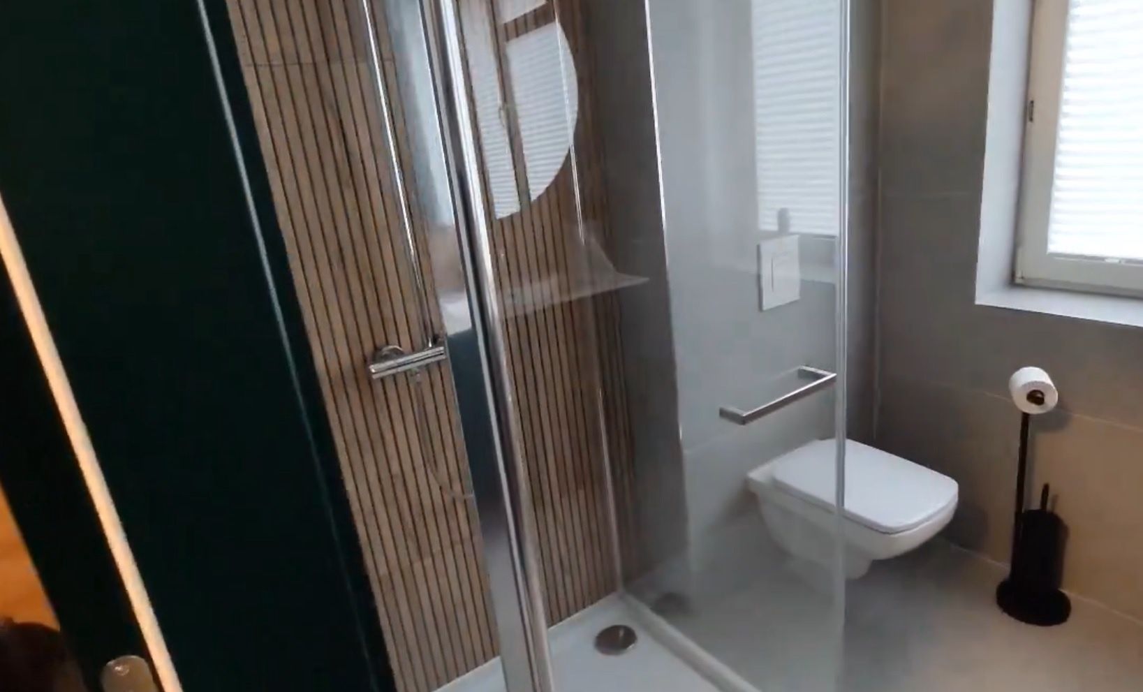 Łazienka dyrektora w  Regionalnej Dyrekcji Lasów Państwowych w Pile