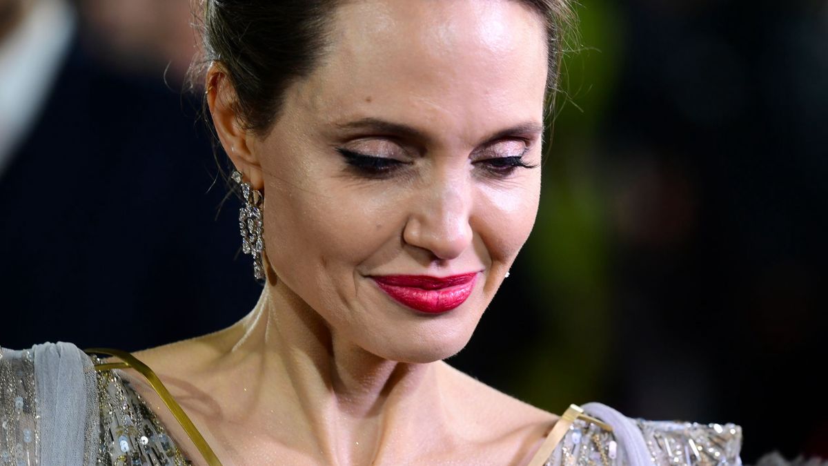 Tabloidy donoszą, że Angelina Jolie przestała o siebie dbać