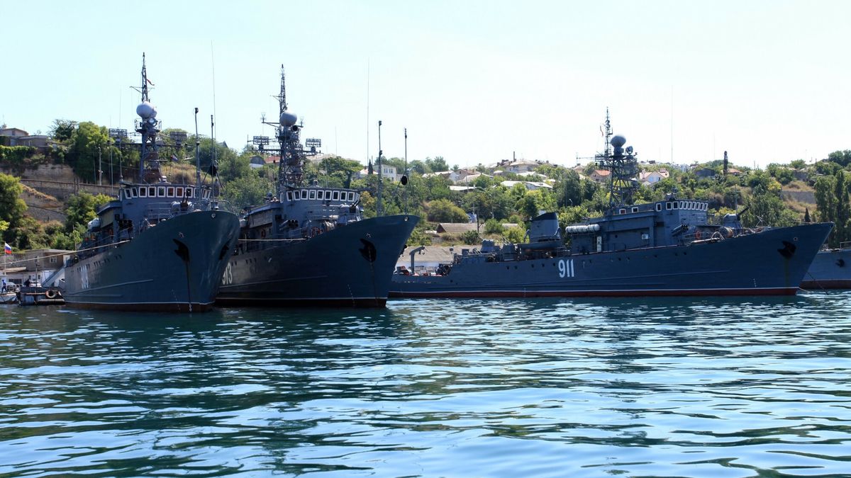 Statki floty czarnomorskiej w Sewastopolu