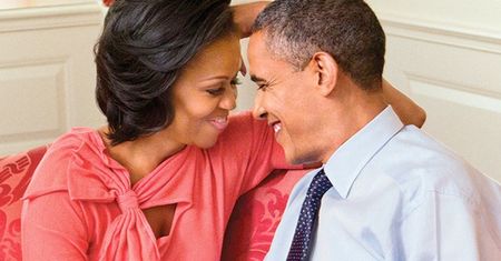 Barack Obama zaniemówił z wrażenia na widok prezentu od Michelle. Niebywałe, co mu wręczyła