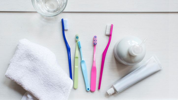 Surfaktant to związek chemiczny, który występuje między innymi w kosmetykach i w paście do zębów. 