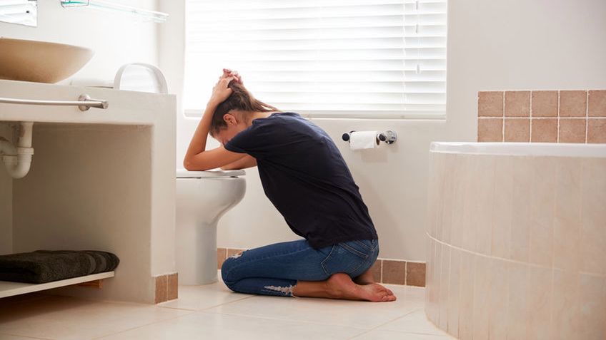 Emetofobia to jedno z zaburzeń nerwicowych, objawiające się silnym, nieracjonalnym lękiem przed wymiotowaniem