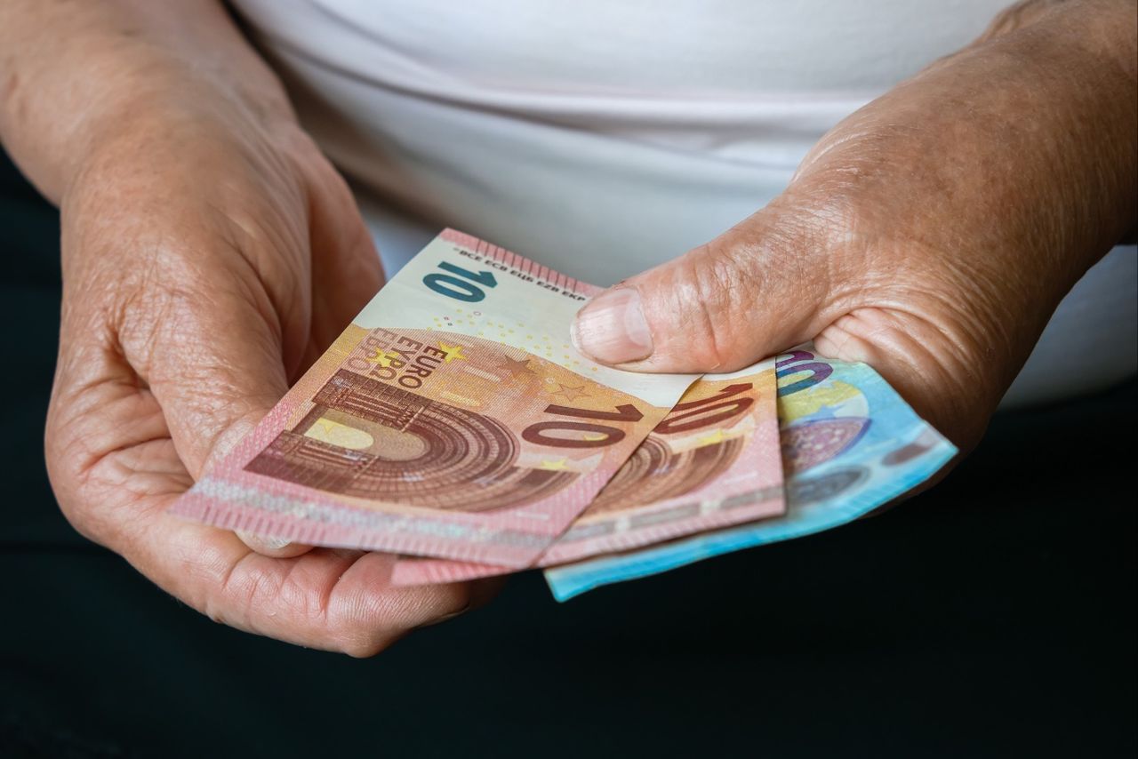 Tylu Polaków pobiera emeryturę z Holandii. ZUS podał nowe dane