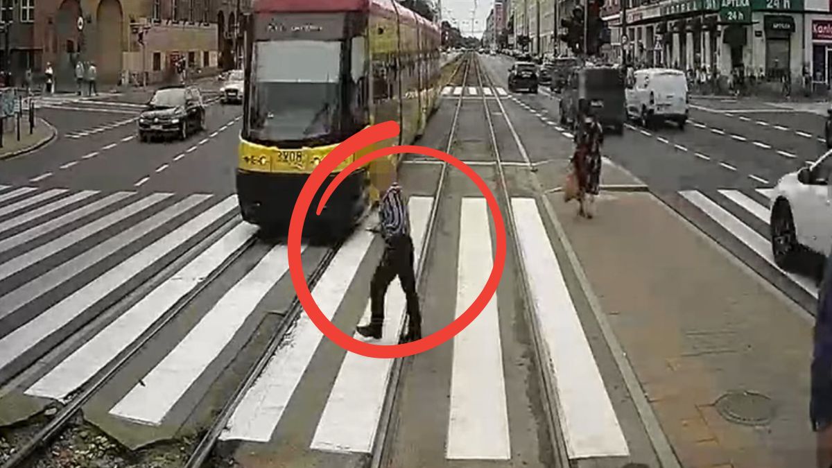 Mężczyzna wszedł pod tramwaj 