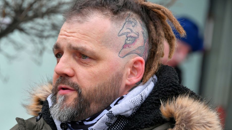 Walczył z obostrzeniami i negował szczepienia. Zachorował na COVID-19. "10 dni piekła, 10 dni strachu i życia"