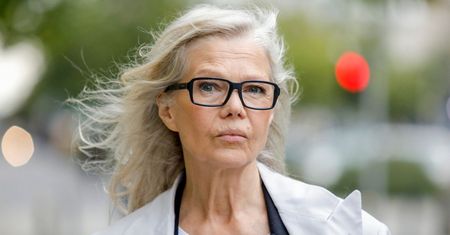 Ujawnia, co zgotował jej dziadek. "Błagałam, żeby tego nie zrobił"