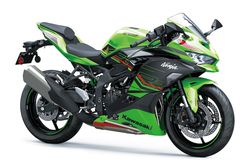 Kawasaki Ninja ZX-4RR może sporo namieszać w niższych segmentach. To poważny zawodnik