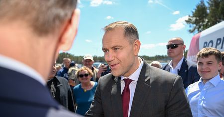 Majmurek: Dlaczego Nawrocki mógł bezkarnie rozjechać kilka zakonnic na pasach? [OPINIA]