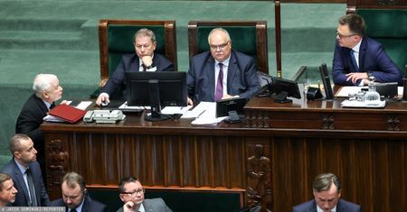 Nie udzielił głosu Kaczyńskiemu. Hołownia tłumaczy decyzję