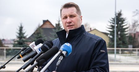 Minister Czarnek przyznaje, że nauczycieli brakuje. Czeka 2,9 tys. wakatów