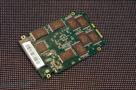 OCZ Vector dysk SSD zdjęcie laminat rewers