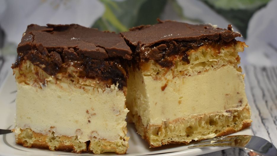 Kremowe ciasto bez pieczenia. Dosłownie rozpływa się w ustach