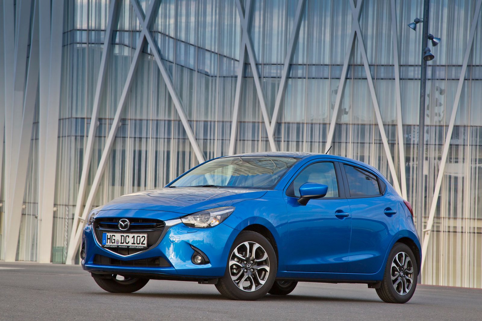 Europejska Mazda 2 – obszerna galeria zdjęć 40