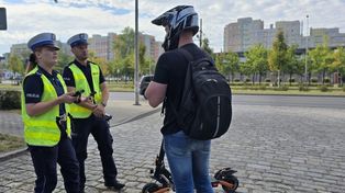 Policja skontrolowała użytkowników hulajnóg. Posypały się mandaty a rekordzista był pijany