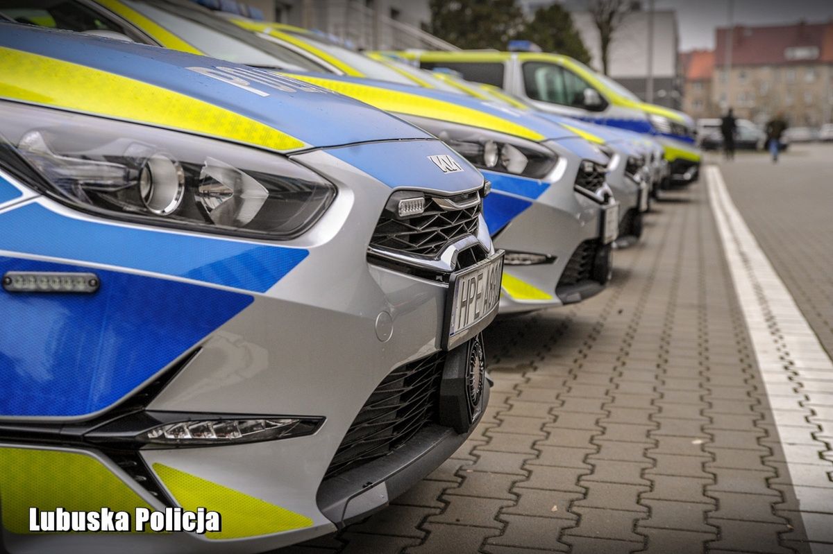 Nowe radiowozy policji. Wszystkie z automatem