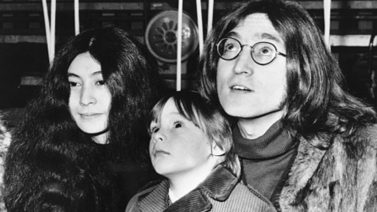 Julian Lennon zdecydował się na zaśpiewanie jednej z najbardziej znanych piosenek swojego ojca. Zrobił to w szczytnym celu 