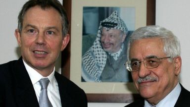 Tony Blair z Mahmudem Abbasem