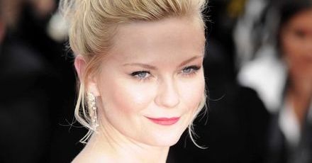 Źli chłopcy ranią Kirsten Dunst