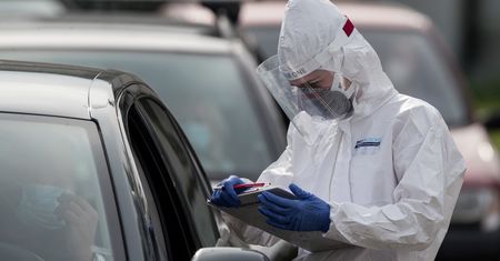 Wrocław. Oszuści informują o dodatnim wyniku testu na COVID-19 i grożą policją. Nie oddzwaniaj!