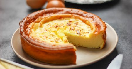 Babcia na Wielkanoc zawsze robiła gotowany sernik. Znikał najszybciej