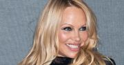 Włożyła prześwitujący kostium. Pamela Anderson wyglądała inaczej niż zwykle