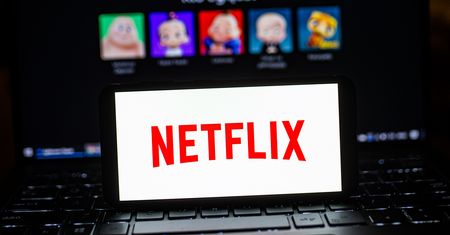 Netflix rozprawia się z dzieleniem kont. Wprowadzi nową opłatę