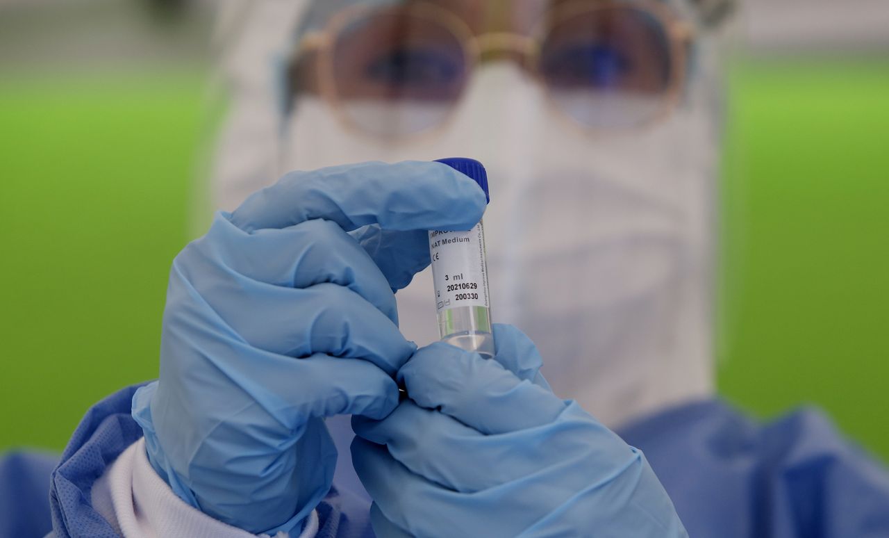 Fałszywe wyniki testów na COVID. W internecie kwitnie handel